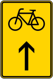 Verkehrszeichen 422-36 StVO, Wegweiser für Radverkehr geradeaus