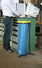 Anwendungsbeispiel: Müllsackständer in beschichteter Ausführung mit gelbem Deckel Art. - Nr. 15130
