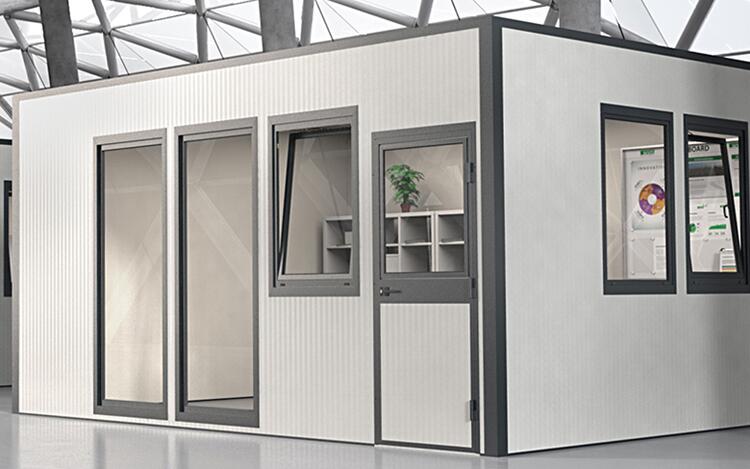 Anwendungsbeispiel: Raumsystem -Master- mit zwei Paneelen mit bodentiefer Festverglasung