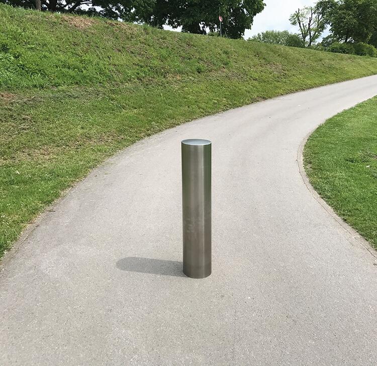 Absperrpfosten ′Bollard′ ø 154 mm aus Edelstahl, feststehend oder herausnehmbar -