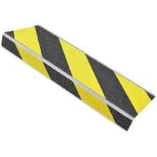 Modellbeispiel: Antirutsch-Treppenkantenprofil, gelb/schwarz, 600 mm (Art. 37104)