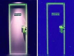 Anwendungsbeispiel: langnachleuchtend (Alu-Schild mit Richtungspfeil auf Anfrage erh&auml;ltlich)