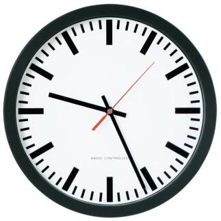 Funkuhr Wanduhr schwarz, Kunststoffgehäuse, Bahnhofszifferblatt, 250mm oder 300mm Durchmesser