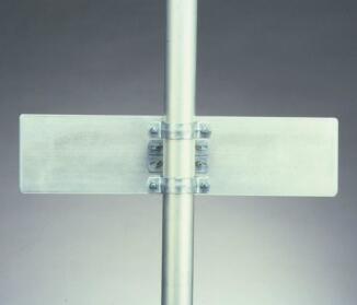 Mittelbefestigung für Straßennamen aus Alu-Hohlkastenprofil, mit Rohrschelle