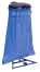 Anwendungsbeispiel: Gestell enzianblau, Deckel schwarz (Art. 17360) (Müllsack nicht im Lieferumfang enthalten)