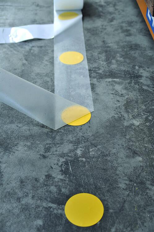 Anwendungsbeispiel: schnelles und problemloses Verkleben durch Montagefolie