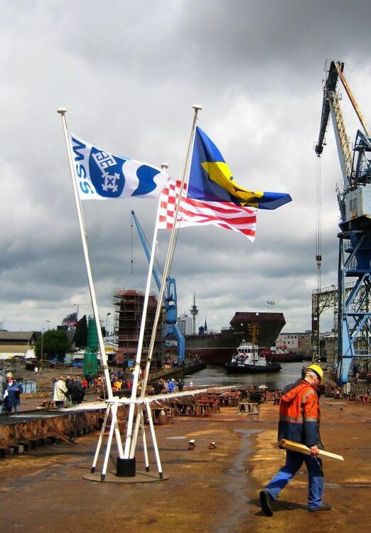 Bundeswappenflagge Deutschland, Querformat, verschiedene Größen, 110 g/m² oder 160 g/m²