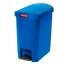 Abfallbehälter ′Slim Jim Step-On′ Rubbermaid, 30-90 Liter aus Kunststoff, Pedal an Schmalseite -