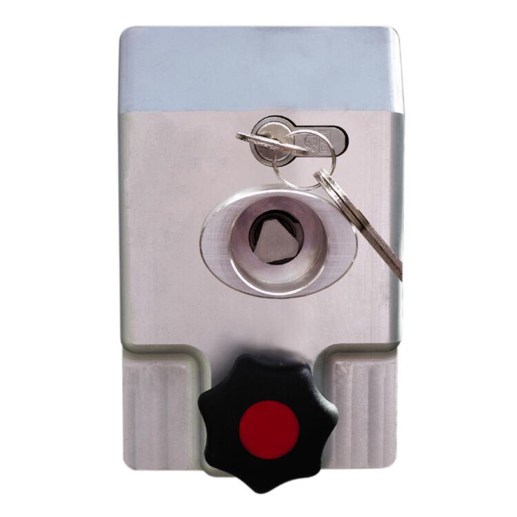 Detailansicht: Wegesperre -Alpha 145- Dreikant und Profilzylinderschloss (Art. 13744)