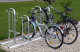 Anwendungsbeispiel: Fahrradständer -KAPPA-, mit 4 Radeinständen, Einstellwinkel 90°, Hoch-Tief, zum Aufdübeln (Art 10424)